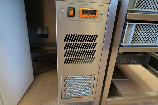 Rustfri stålbord med køleenhed (varmeskab medfølger ikke)