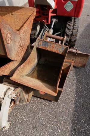 Minigraver TAKEUCHI TB210R