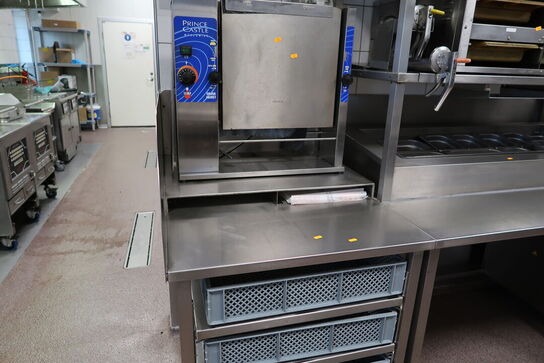 Rustfri opbevaringsbord med indhold (brødrister medfølger ikke)