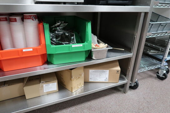 Rustfri stålbord med indhold (maskiner medfølger ikke)