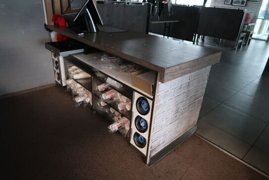 Disk med indhold (elektronik medfølger ikke)