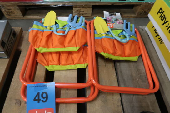 3 pk. Green>it skammel til børn m/haveredskabssæt