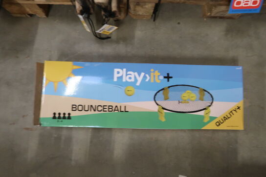 Bounceball game with 3 balls