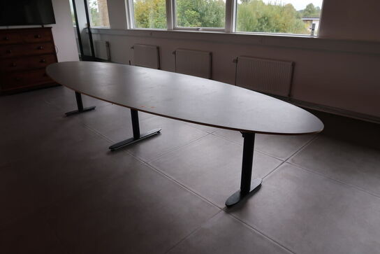 Mødebord med el. hæve/sænke funktion