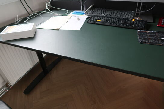 El. hæve/sænke skrivebord uden indhold med skuffemodul