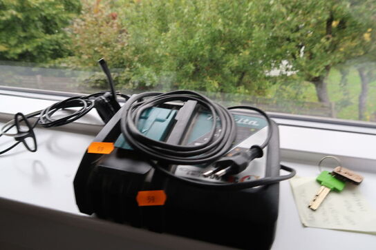 Lader MAKITA