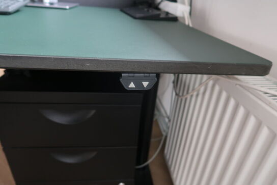 El. hæve/sænke skrivebord uden indhold med skuffemodul