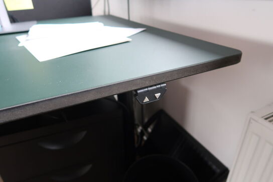 El. hæve/sænke skrivebord uden indhold med skuffemodul