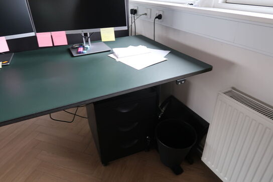 El. hæve/sænke skrivebord uden indhold med skuffemodul