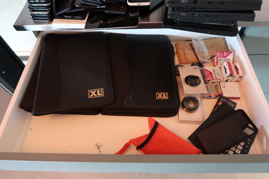 Div. IT-udstyr, kontorartikler samt julepynt