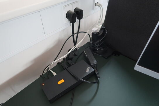 2 stk. computerskærme HP E233, dockingstation LENOVO Hybrid