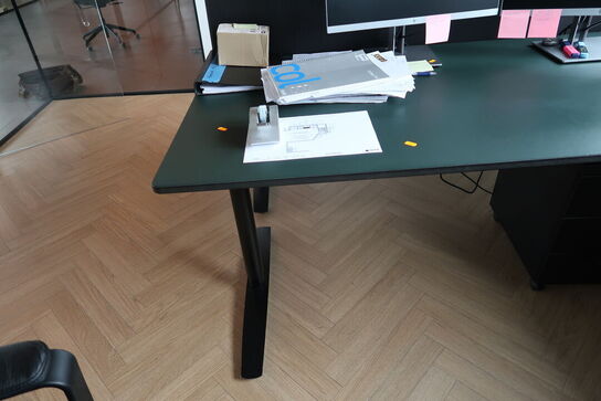 El. hæve/sænke skrivebord uden indhold med skuffemodul