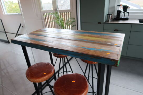 Barbord med 4 stk. barstole