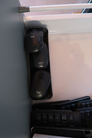 Div. IT-udstyr, kontorartikler samt julepynt