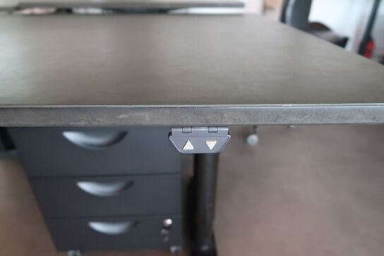 El. hæve/sænke skrivebord uden indhold med skuffemodul