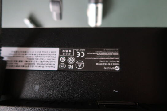 2 stk. computerskærme HP E233, dockingstation LENOVO Hybrid