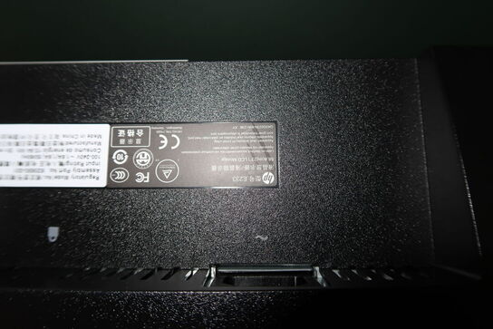 2 stk. computerskærme HP E233 med dockingstationer