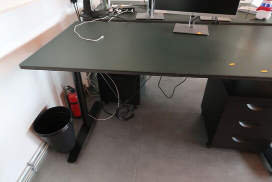 El. hæve/sænke skrivebord uden indhold med skuffemodul