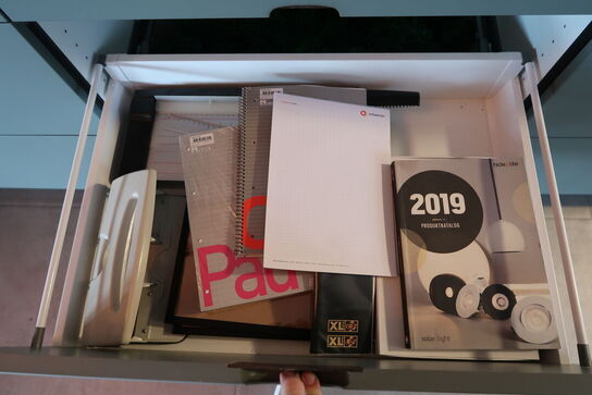 Div. IT-udstyr, kontorartikler samt julepynt