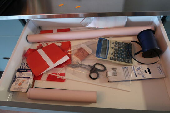 Div. IT-udstyr, kontorartikler samt julepynt