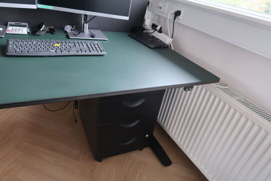 El. hæve/sænke skrivebord uden indhold med skuffemodul