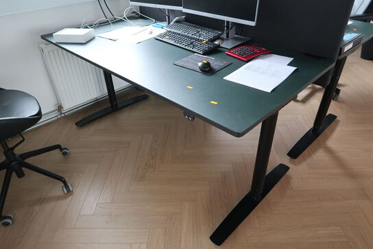 El. hæve/sænke skrivebord uden indhold med skuffemodul