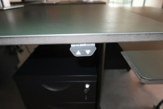 El. hæve/sænke skrivebord uden indhold med skuffemodul