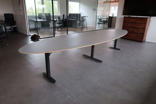 Mødebord med el. hæve/sænke funktion