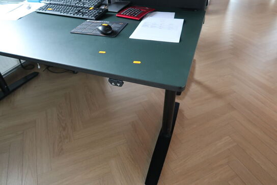 El. hæve/sænke skrivebord uden indhold med skuffemodul