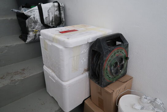 Div. Rengøringsartikler, julepynt m.m.