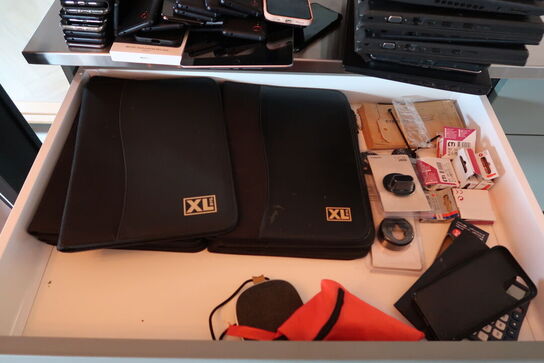 Div. IT-udstyr, kontorartikler samt julepynt