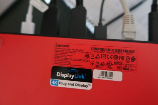 2 stk. computerskærme HP E233 med dockingstation LENOVO Thinkpad Hybrid m.m.