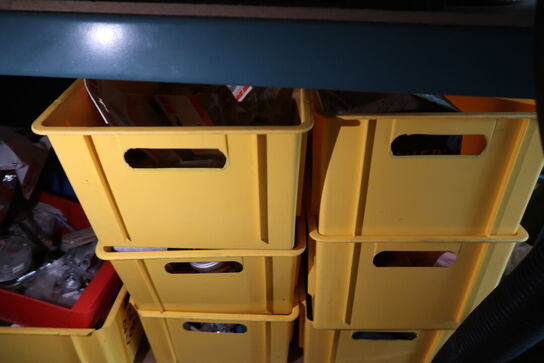 3 stk. lagerreoler med div. Varelager og værktøj