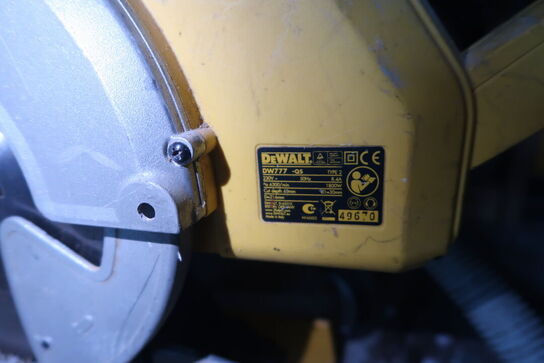 Kap/geringssav DEWALT DW777-QS