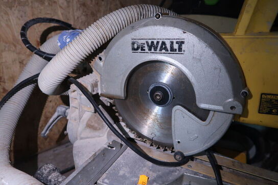 Kap/geringssav DEWALT DW777-QS