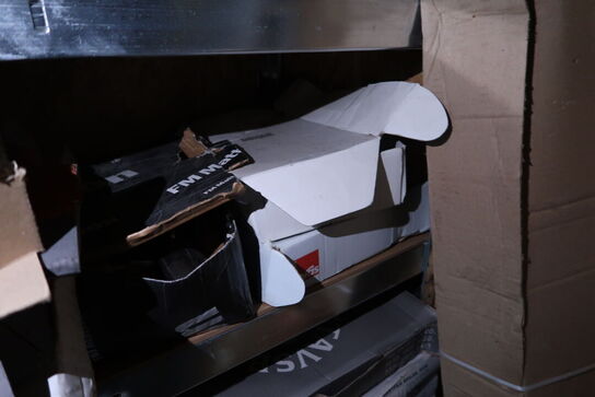 4 stk. lagerreoler med div. Varelager og værktøj