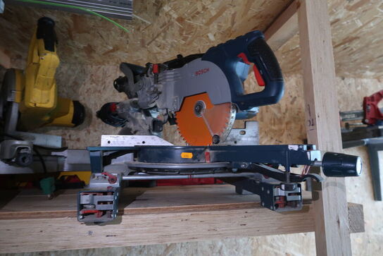 Kap/geringssav BOSCH GCM 8 SJL Professional