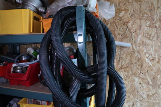 3 stk. lagerreoler med div. Varelager og værktøj