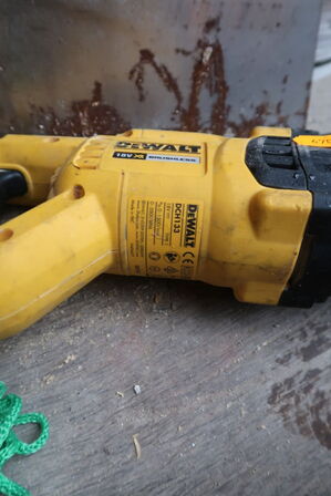 Akku slagboremaskine DEWALT DCH133