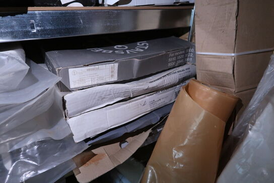 4 stk. lagerreoler med div. Varelager og værktøj