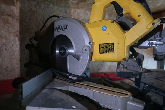 Kap/geringssav DEWALT DW777-QS