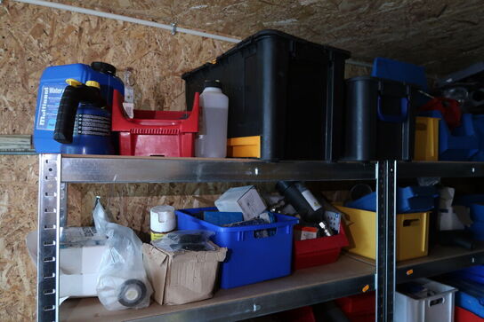 4 stk. lagerreoler med div. Varelager og værktøj