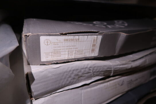 4 stk. lagerreoler med div. Varelager og værktøj