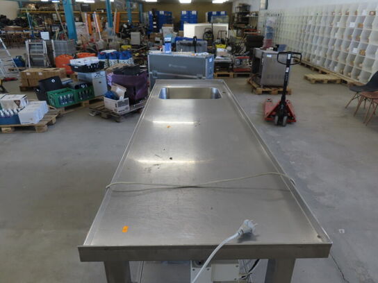 Hæve/sænke bord med vask