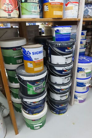 1 fag af træbeskyttelse, maling, olie mv.