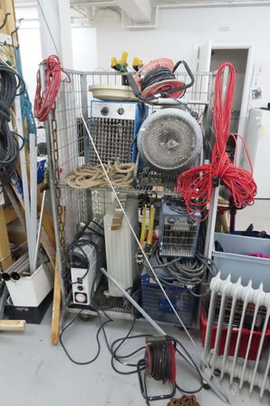 Indhold i bur af diverse blæsere + radiator 