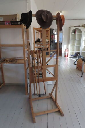 2 stk. Borde + 7 stk. stole 