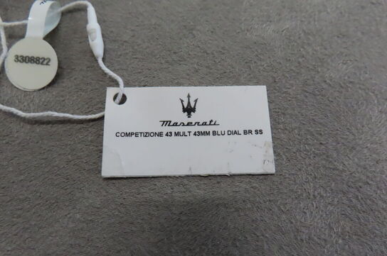 Maserati herreur med tre komplicationer og blå urskive