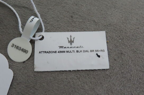 Herreur Med Sort Skive, Maserati Attrazione