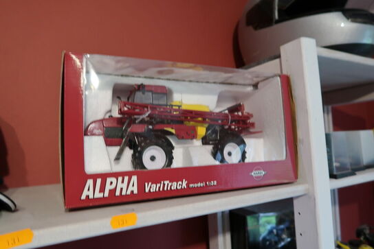 Div. Kasketter, legetøjs ATV, traktor m.m.